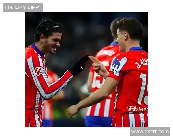 法甲巴黎圣日耳曼队主场战胜马赛,豪取三连胜,领跑积分榜