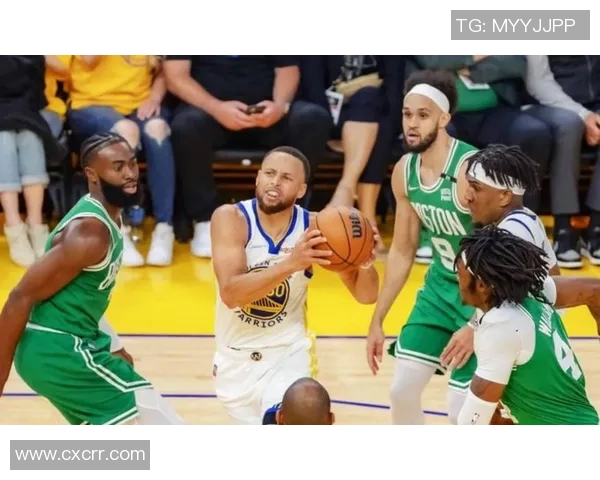 勇士主场大胜掘金，取得七连胜，展现冠军实力